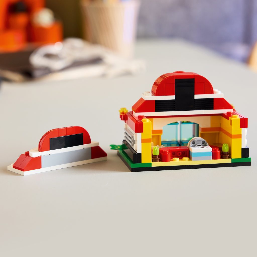 LEGO Pokemon 40911 Mini Pokemon Center 6 1024x1024
