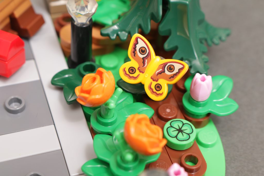 LEGO Ideas 6544433 Entrance Gate gift with purchase review 6 1024x683