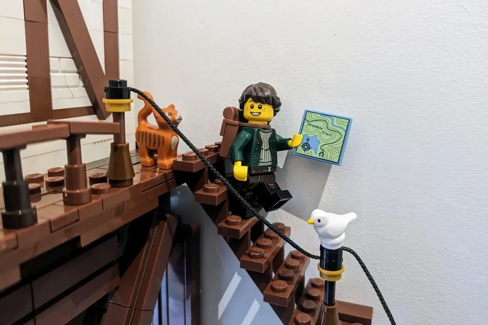 LEGO Ideas Cliffside House 11