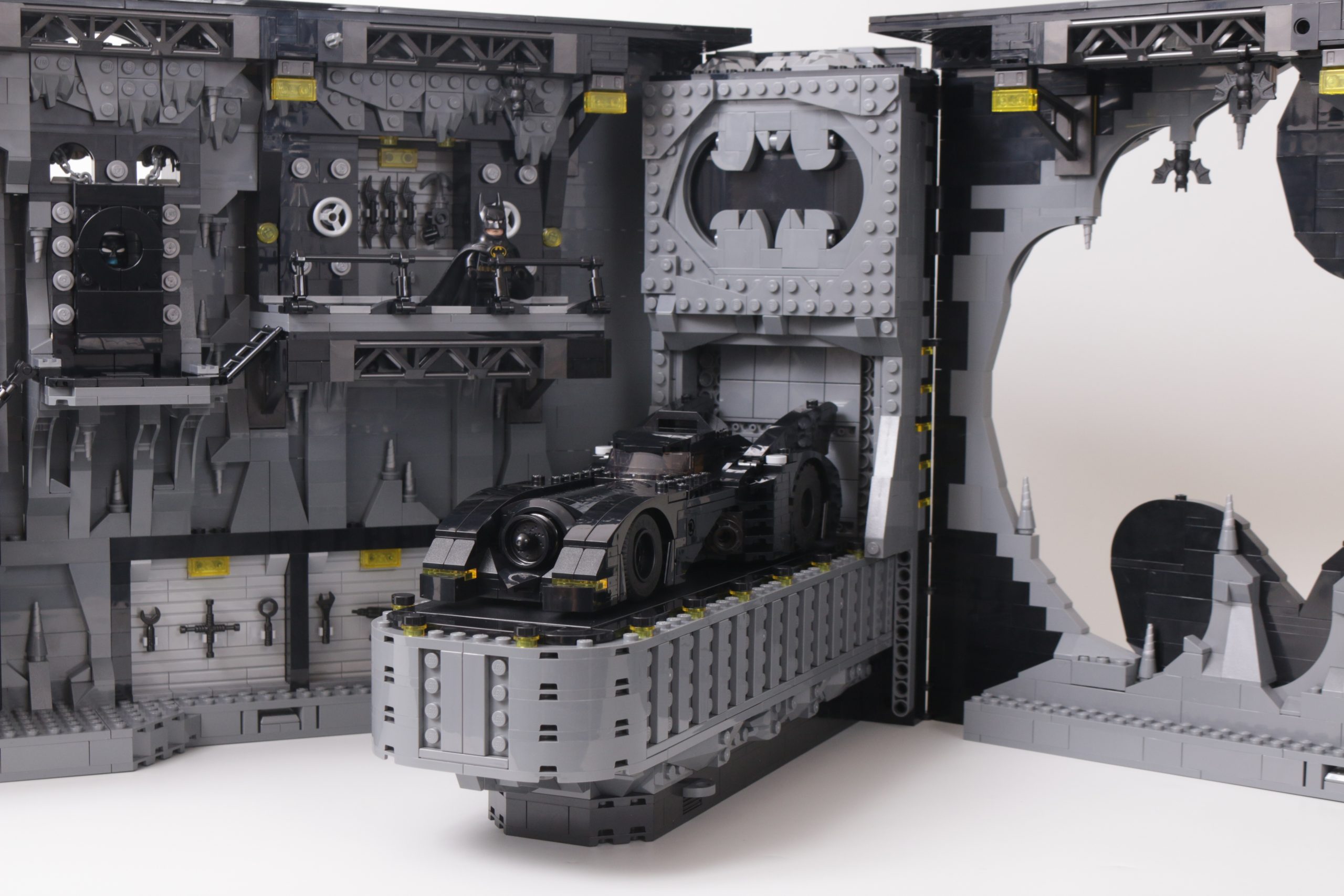 LEGO Batman 76252 Batcave – Shadow Box review 11 scaled