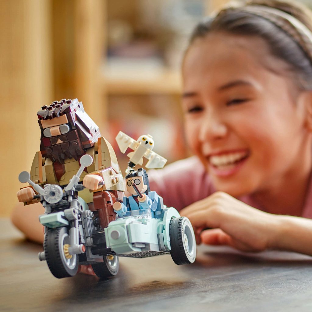 LEGO 76443 Harry Potter Przejazdzka motocyklowa Hagrida i Harryego lifestyle4 1024x1024