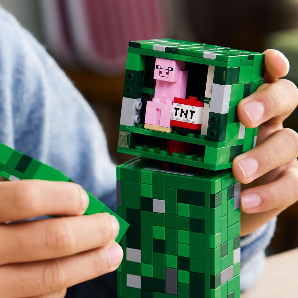 LEGO Minecraft 21276 The Creeper 4