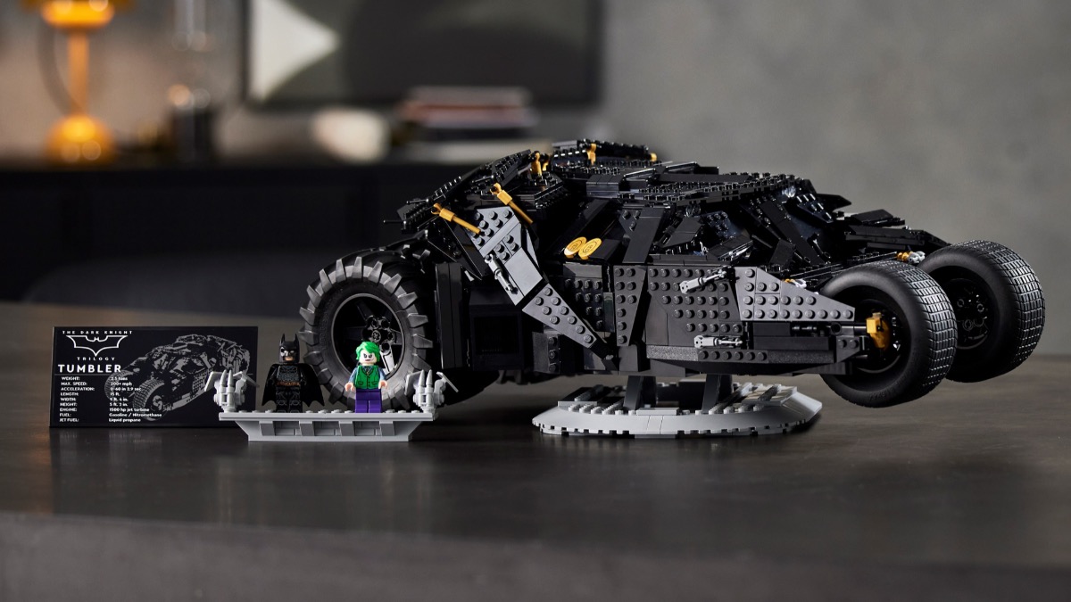 The Dark Knight rises with LEGO Batman 76240 Batmobile Tumbler