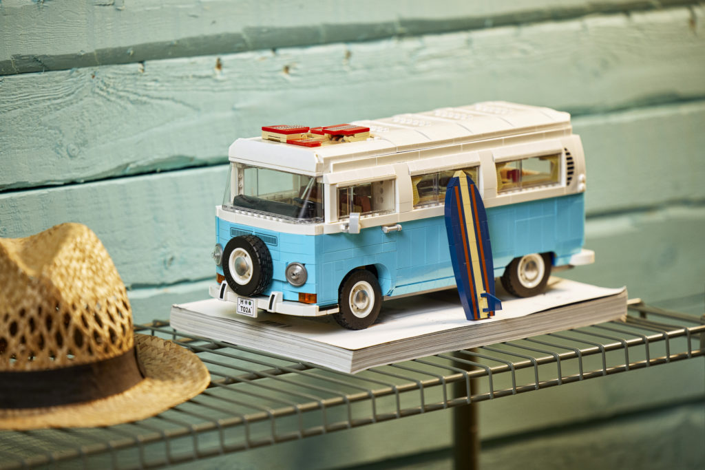 LEGO for Adults 10279 Volkswagen T2 Camper Van 22