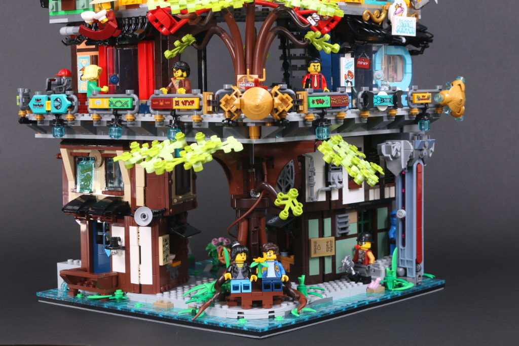 LEGO NINJAGO 71741 NINJAGO City Gardens review 24