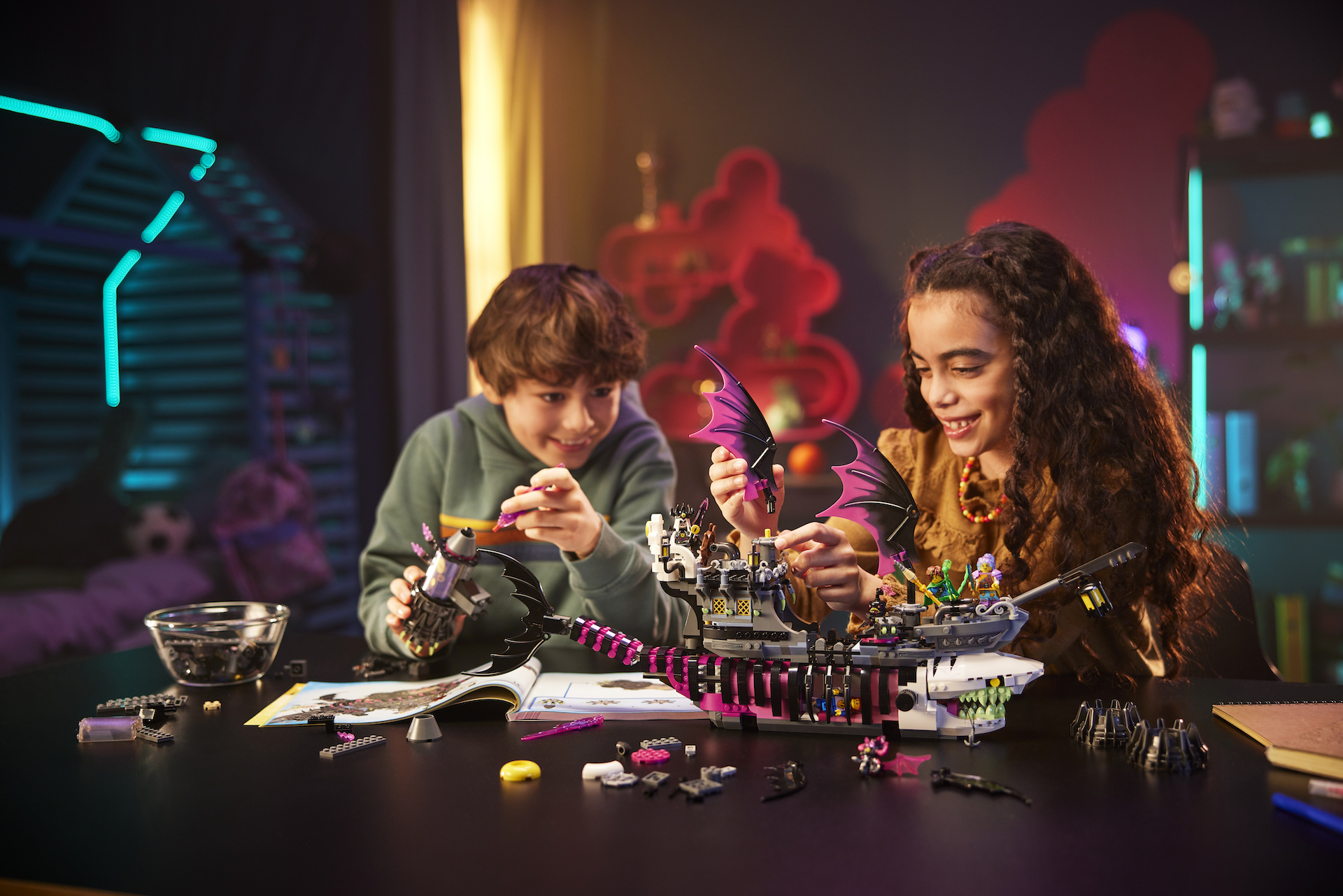 LEGO DREAMZzz 71469 Nightmare Shark Ship 5