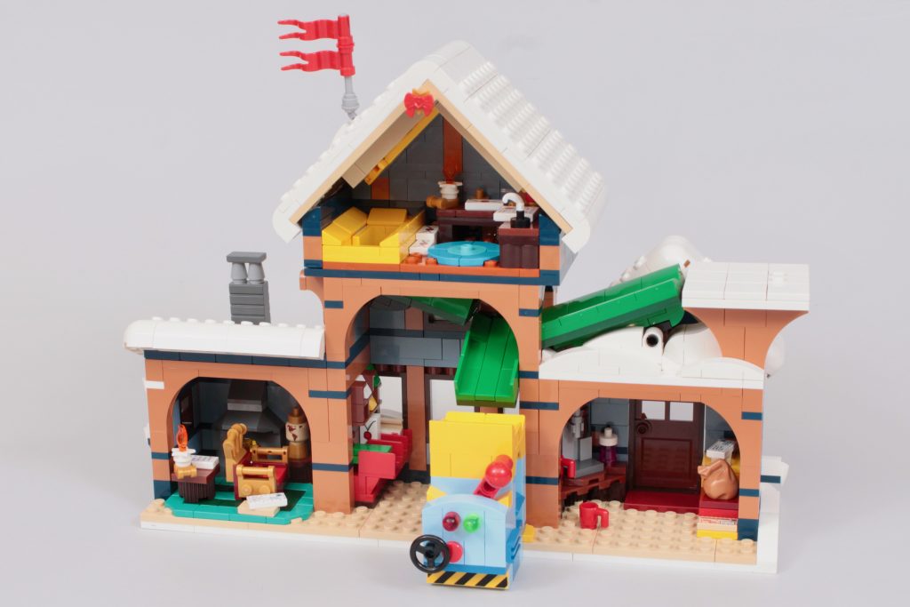 LEGO Winter Village 10339 Santas Post Office review 4 1024x683