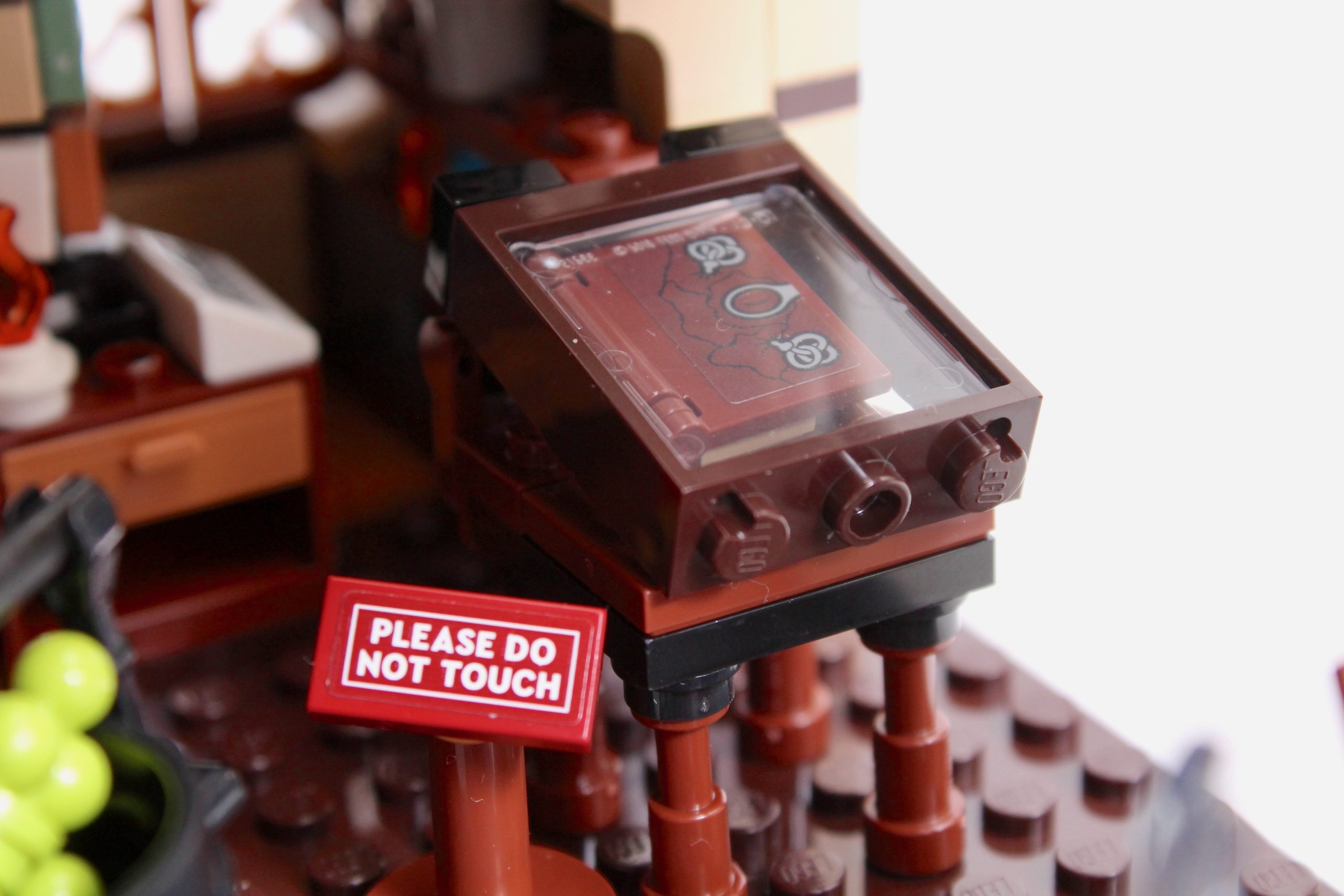 LEGO Ideas 21341 Disney Hocus Pocus The Sanderson Sisters Cottage review 25 scaled