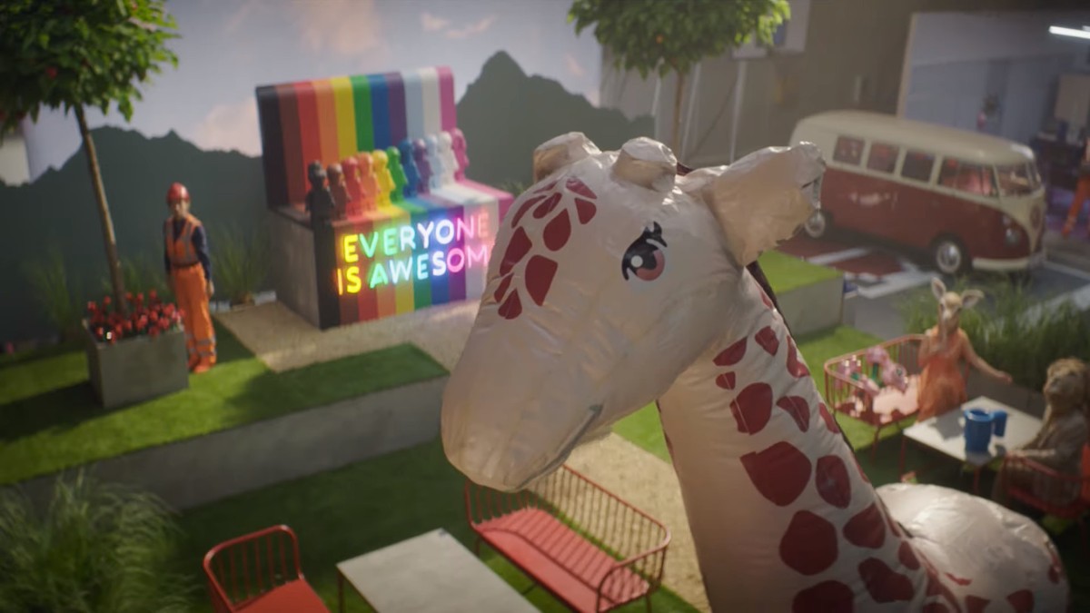 Five LEGO references in the Katy Perry 2022 holiday advert