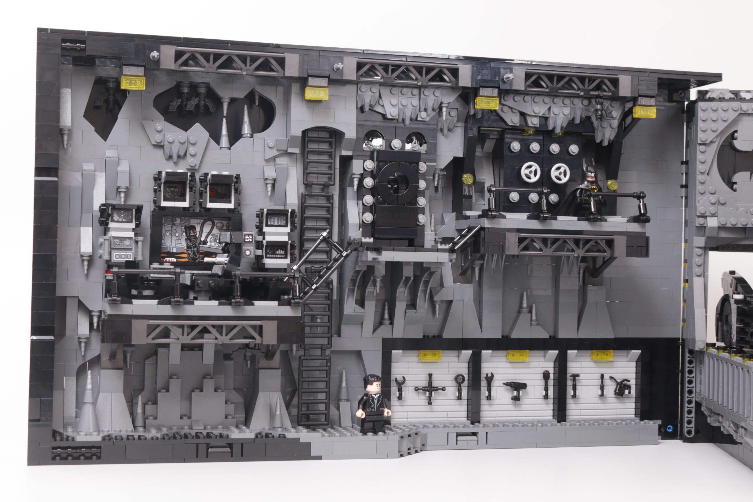 LEGO Batman 76252 Batcave – Shadow Box review 44 scaled