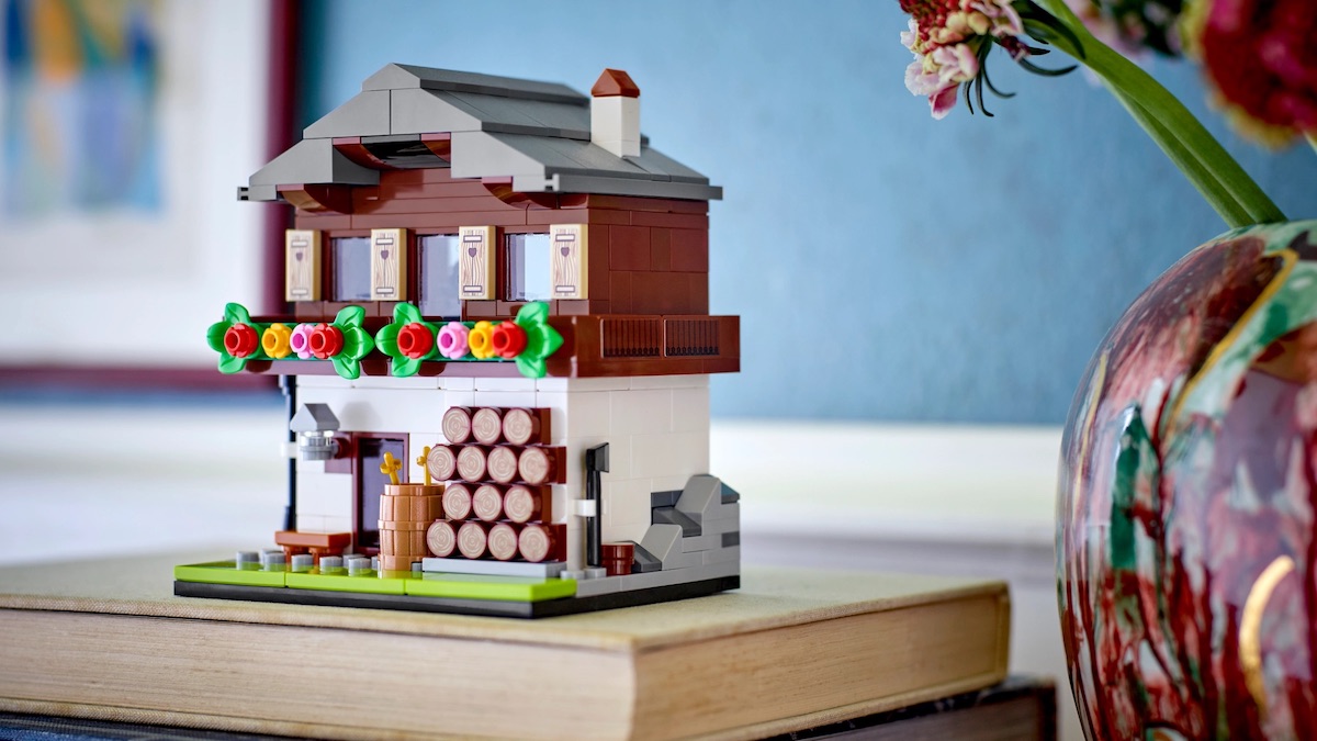 Previous LEGO gifts-with-purchase rumoured to return in September 2023