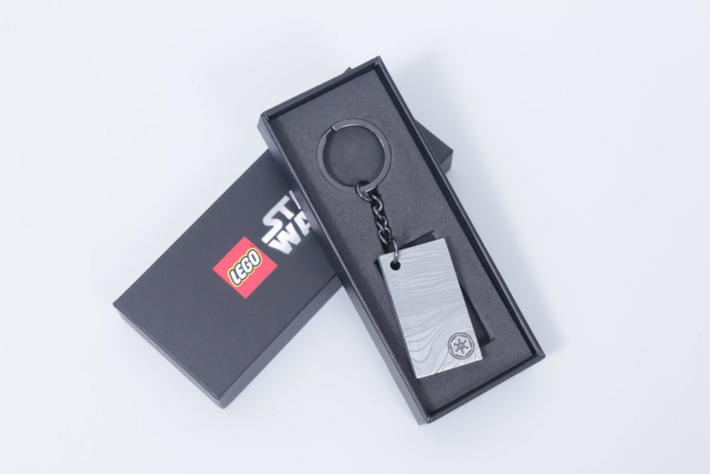 LEGO Star Wars 5007403 The Mandalorian Beskar Keyring gift with purchase review 12 1024x683