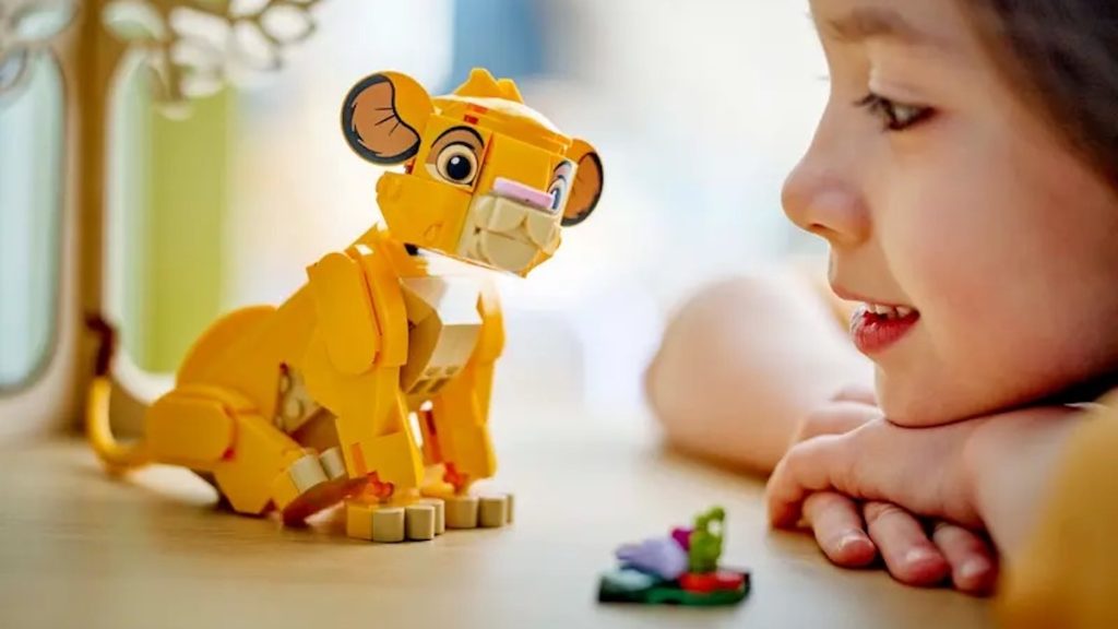 LEGO Disney 43243 Simba the Lion King Cub Lifestyle featured 1024x576