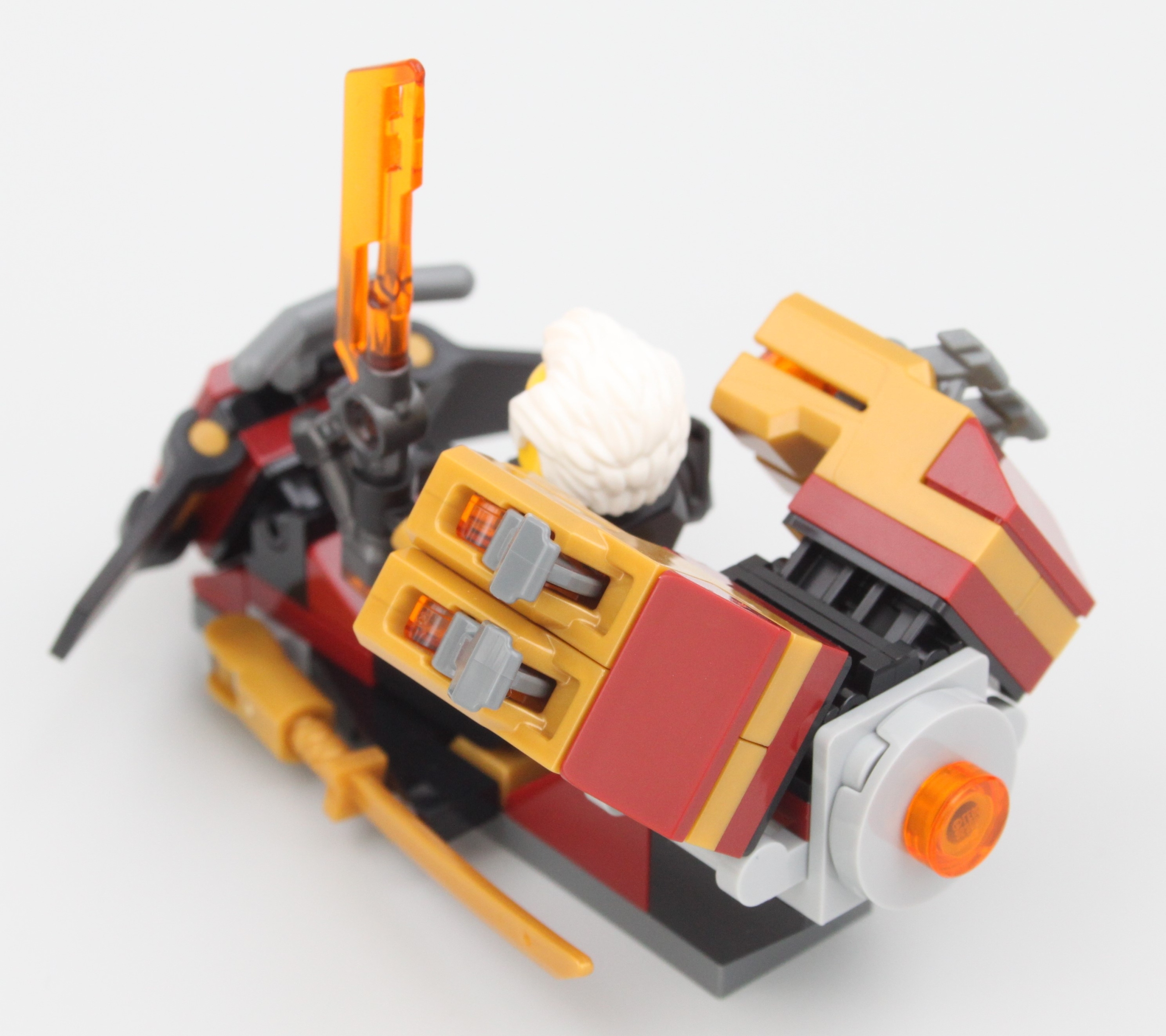 LEGO NINJAGO 71792 Soras Transforming Mech Bike Racer review 19 scaled