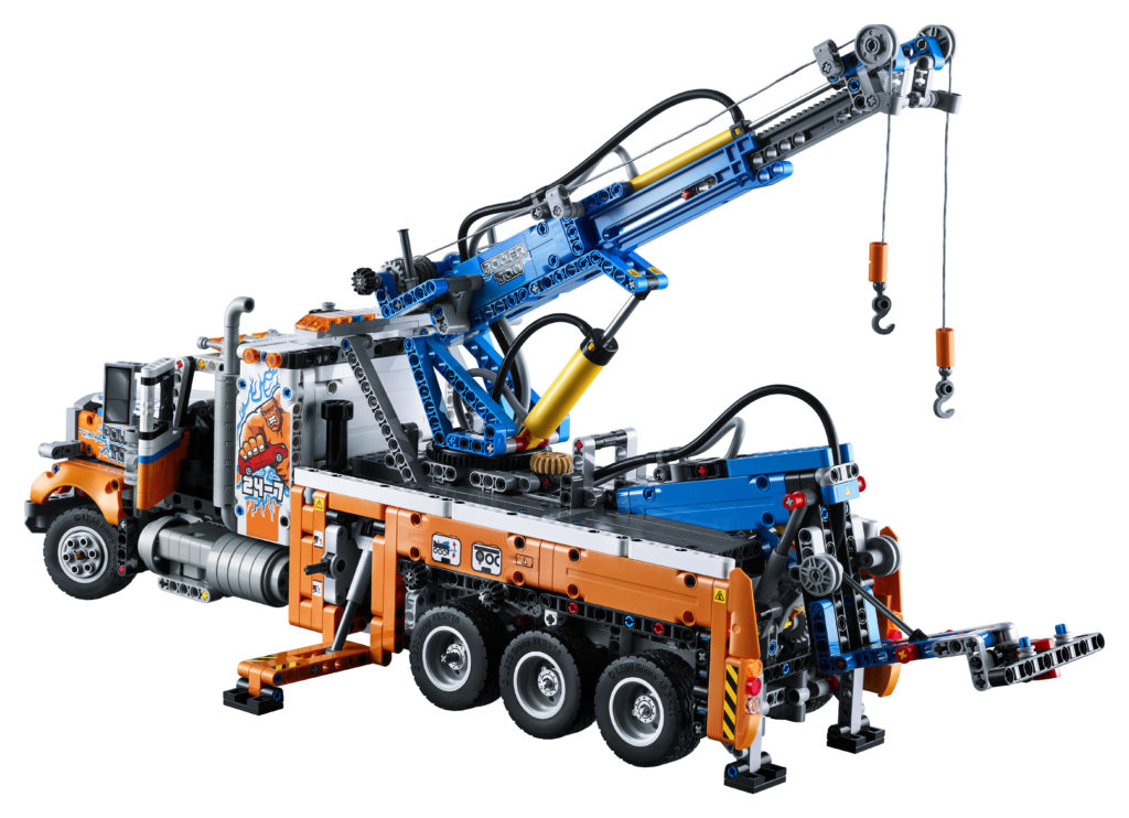 LEGO Technic 42128 Heavy duty Tow Truck 4