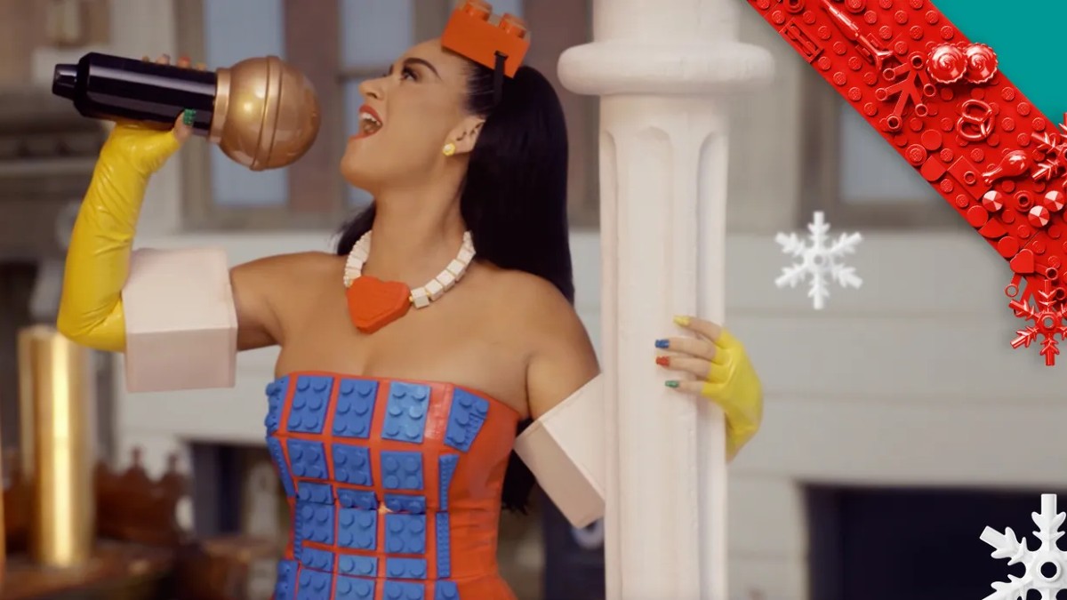Behind the scenes of Katy Perry’s LEGO brick dress
