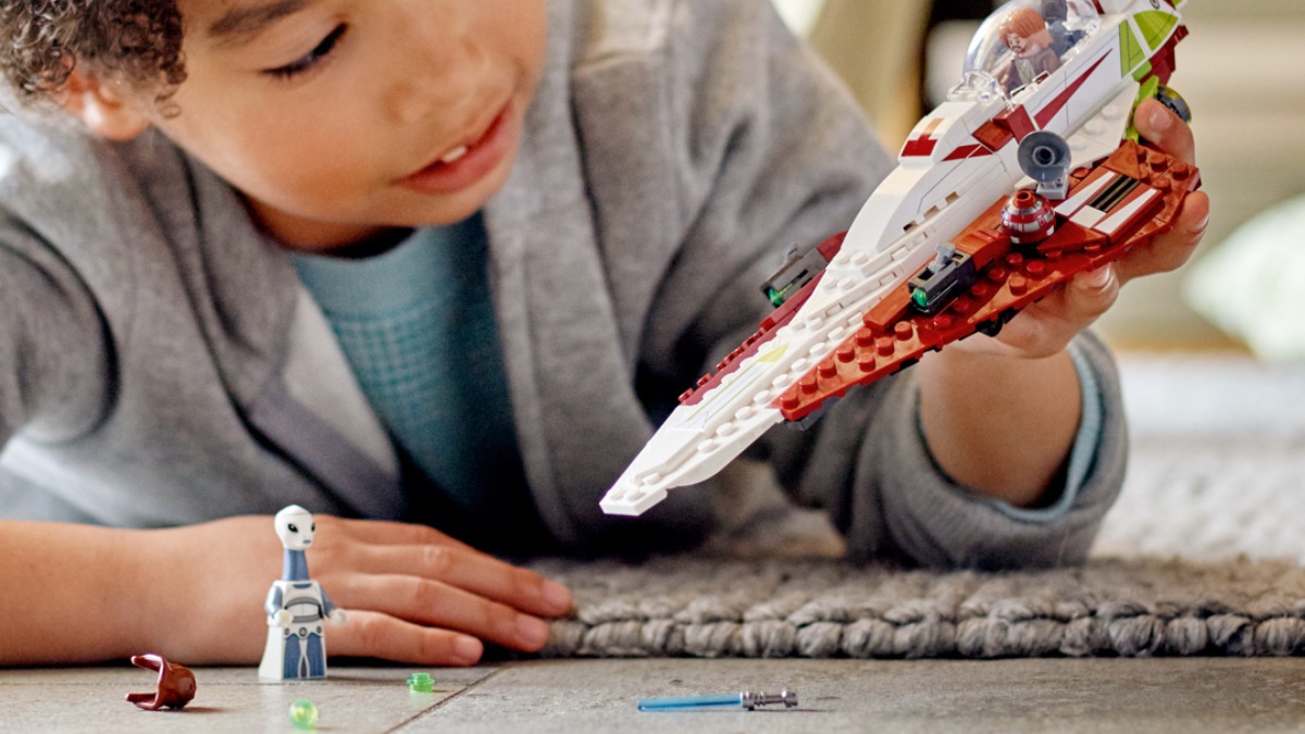 New LEGO Star Wars minifigures are two steps forward, one step back