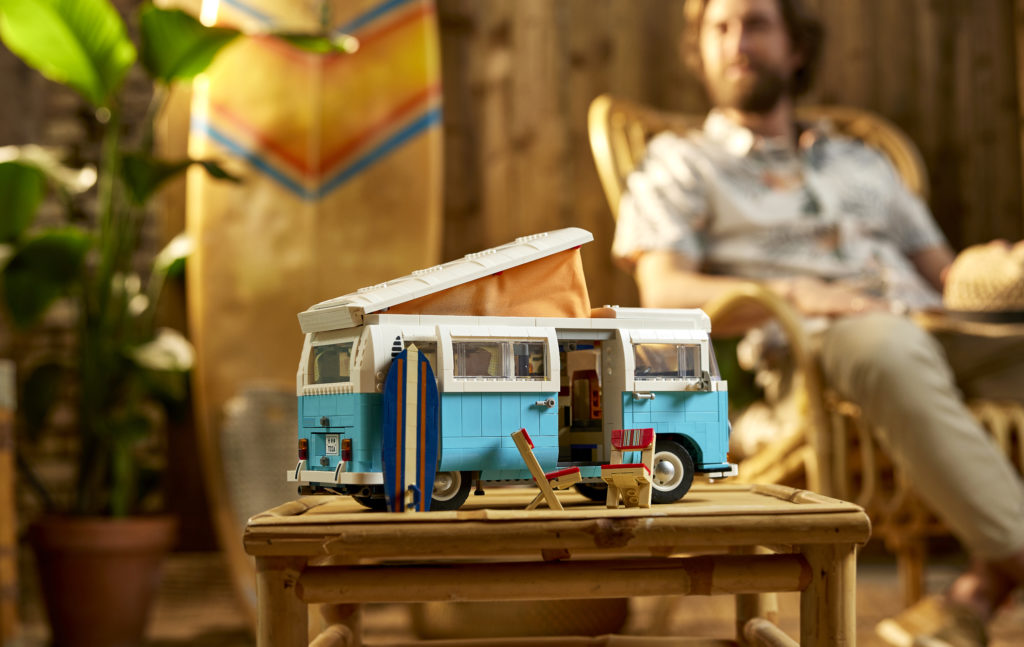 LEGO for Adults 10279 Volkswagen T2 Camper Van 26