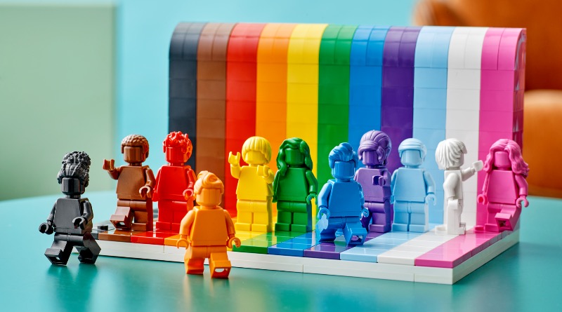 LEGO launches first LGBTQIA+ set in 40516 Everyone is Awesome