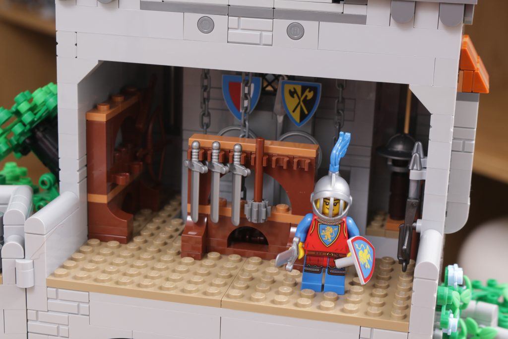 LEGO ICONS 10305 Lion Knights Castle review 30 1024x683