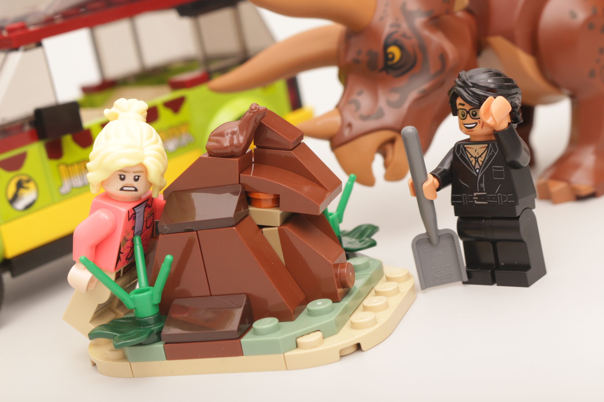 LEGO Jurassic Park 76959 Triceratops Research review 3 scaled
