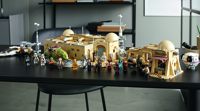 LEGO designer reveals the reason behind 75290 Mos Eisley Cantina's open roof