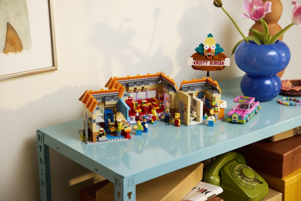 LEGO Icons 10352 The Simpsons Krusty Burger 15 1024x683