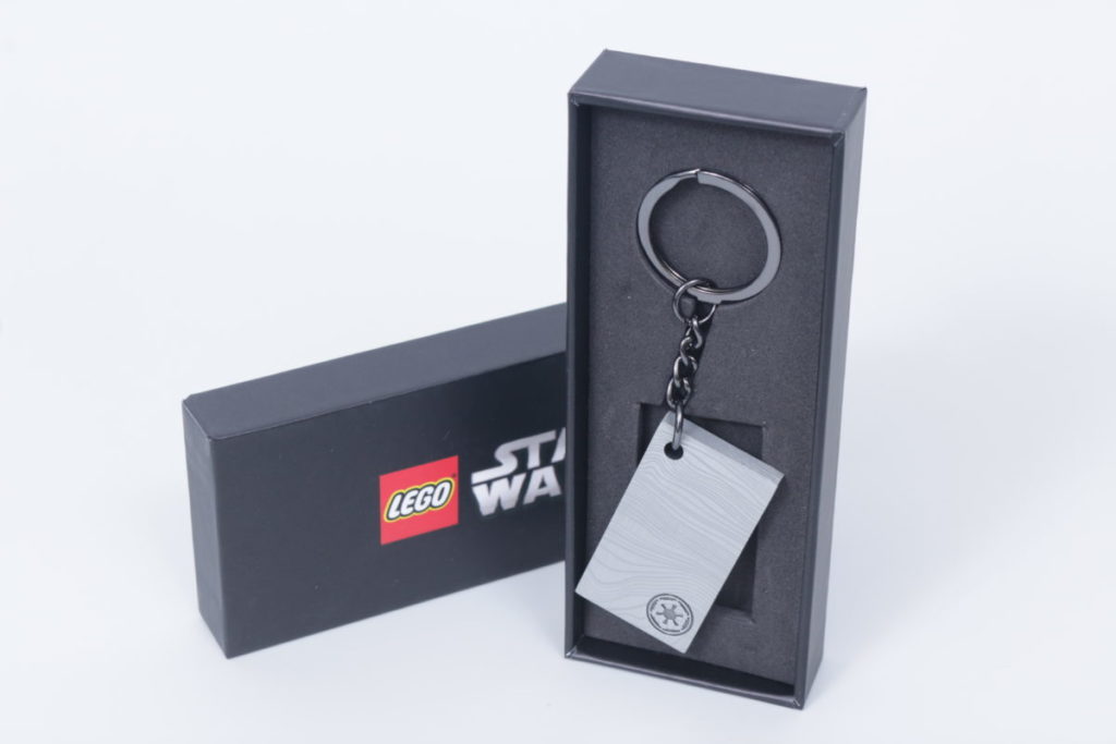 LEGO Star Wars 5007403 The Mandalorian Beskar Keyring gift with purchase review 13 1024x683