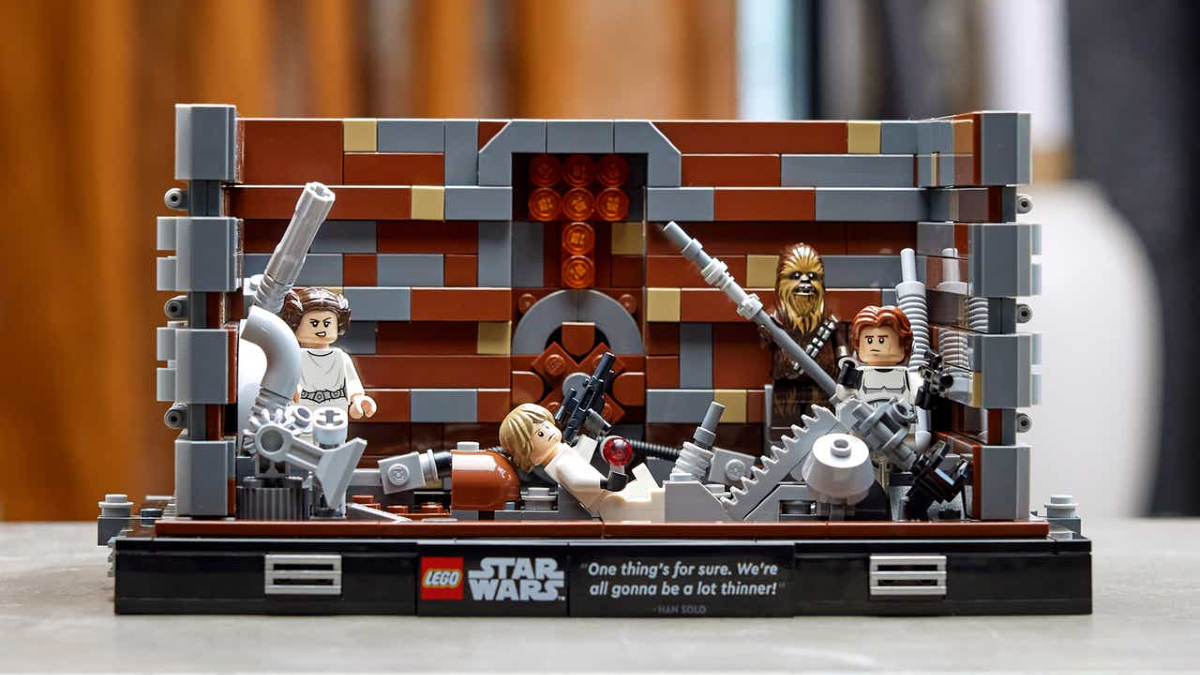 Comparing the LEGO Star Wars dioramas to older scene sets