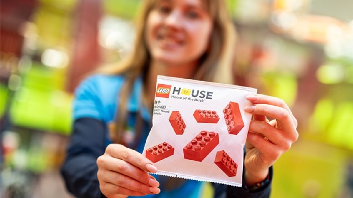 LEGO House free bricks finally switch to paper packaging