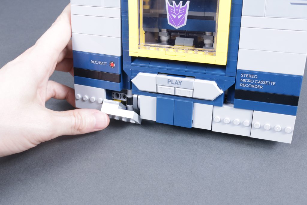 LEGO Icons Transformers 10358 Soundwave review 47 1024x683