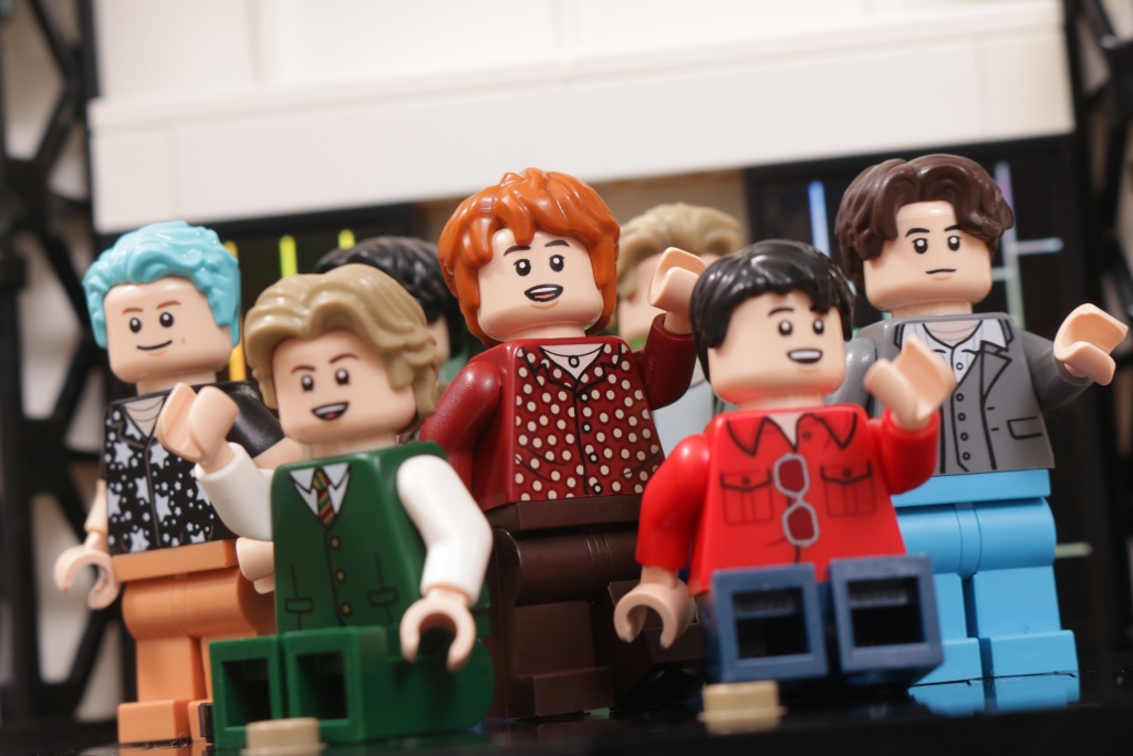 LEGO Ideas 21339 BTS Dynamite Bangtan Boys Jin Suga j hope RM Jimin V Jung Kook review 69 1024x683