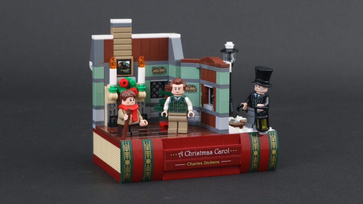 LEGO 40410 Charles Dickens Tribute GWP is back at LEGO.com