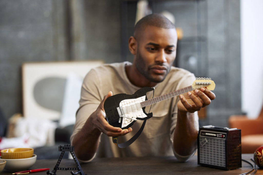 LEGO Ideas 21329 Fender Stratocaster 22 1024x683