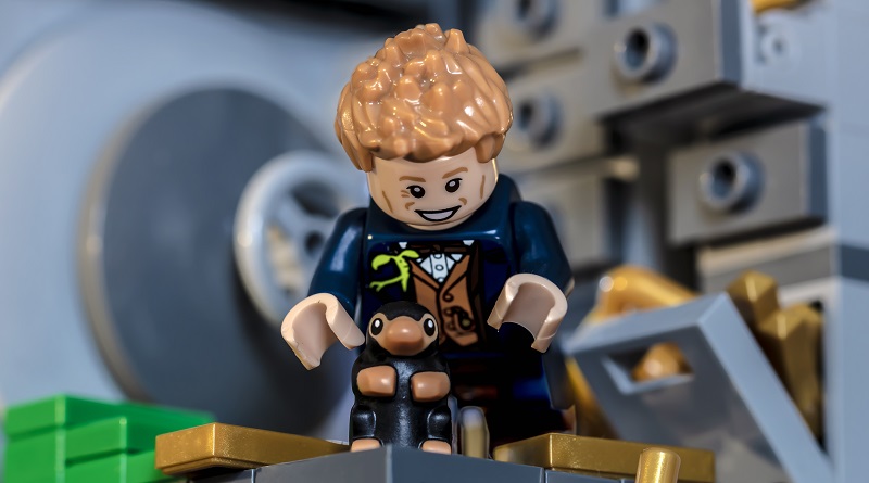 LEGO Harry Potter & Fantastic Beasts minifigure vignettes: Newt Scamander