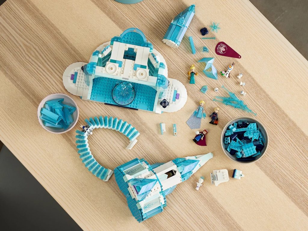 LEGO Disney 43197 The Ice Castle 6