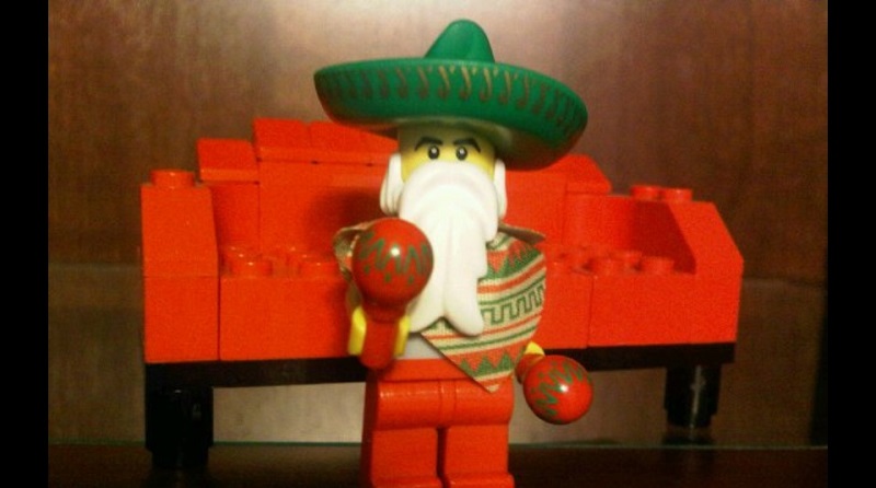 Brick Pic of the Day: Sombrero Santa