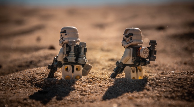Brick Pic of the Day: Sandtrooper Patrol