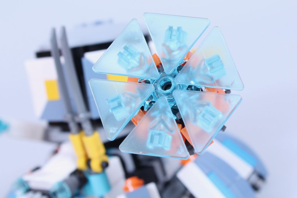 LEGO Horizon Adventures 77037 Aloy Varl vs. Shell Walker Sawtooth review 12 1024x683
