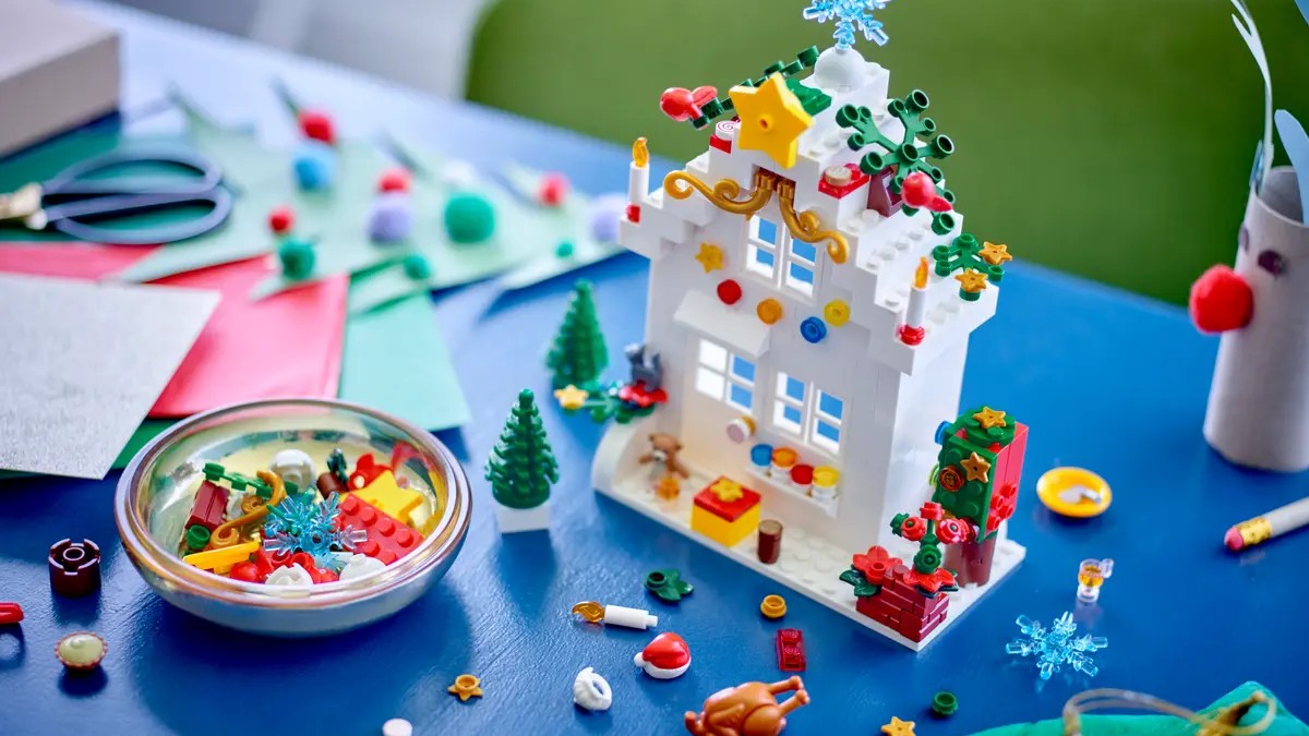 LEGO 40609 Christmas Fun Add-On Pack images revealed