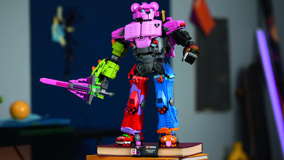 Take a closer look at LEGO Fortnite 77078 Mecha Team Leader