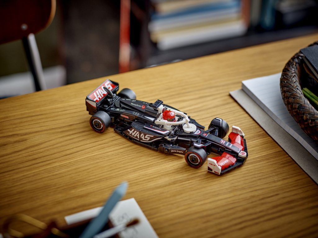 LEGO Speed Champions 77250 MoneyGram Haas F1 Team VF 24 Race Car 3 1024x767