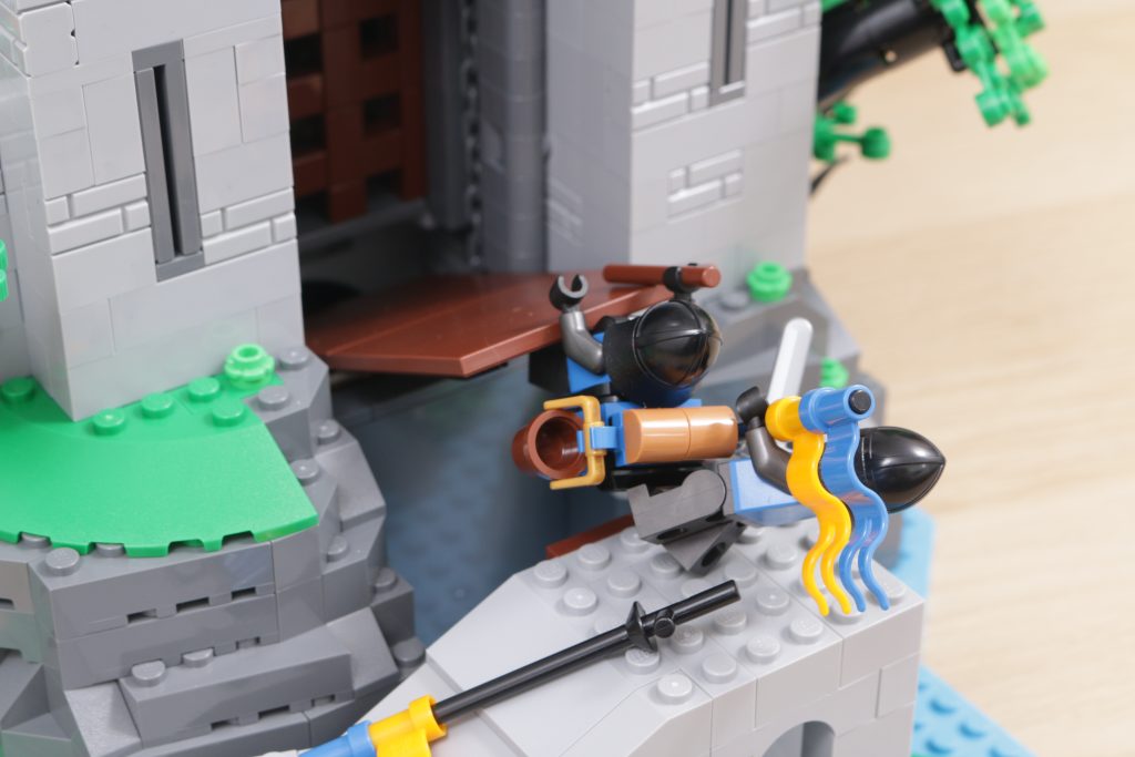 LEGO ICONS 10305 Lion Knights Castle review 95 1024x683