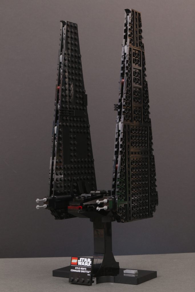 LEGO Star Wars 75406 Kylo Rens Command Shuttle review 4 683x1024