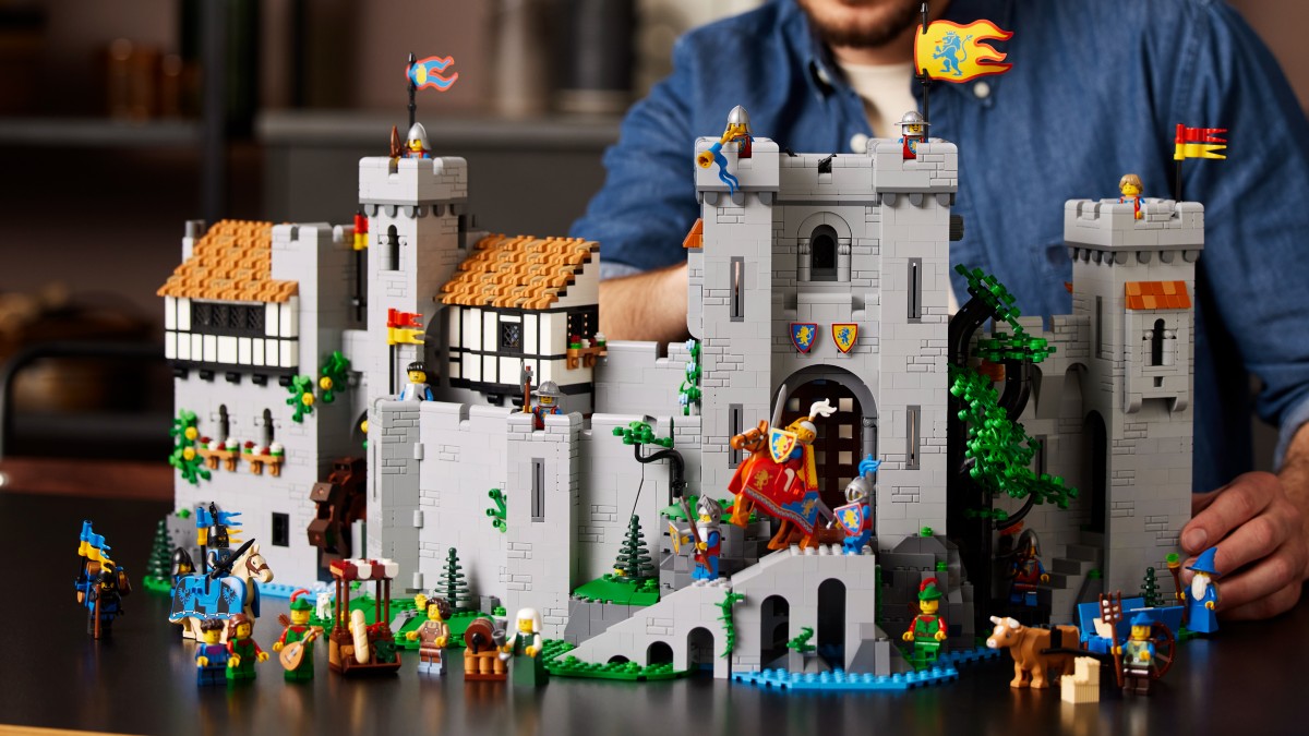 LEGO ICONS 10305 Lion Knights’ Castle hints at other classic sets