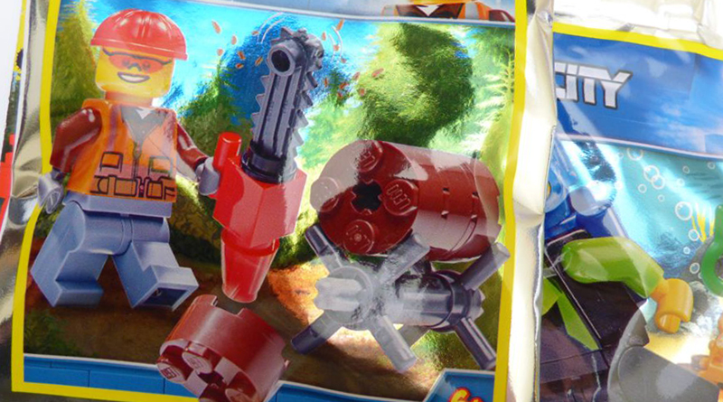 LEGO City magazine #22 comes with lumberjack minifigure and bonus set
