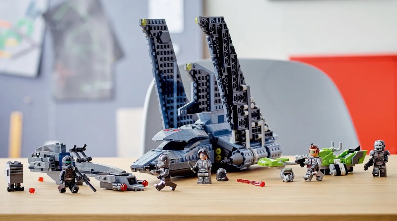 What are the posters in LEGO Star Wars 75314 The Bad Batch Attack Shuttle based on?