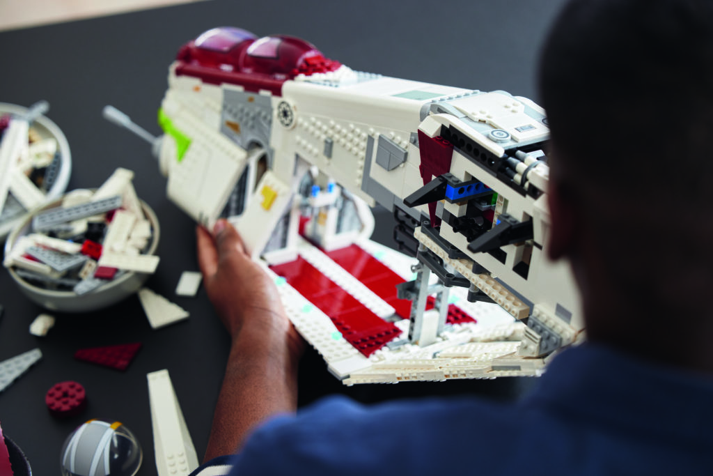 LEGO Star Wars 75309 Republic Gunship 17