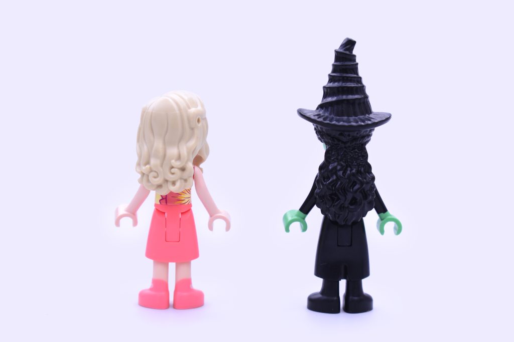 LEGO Wicked 75683 Glinda Elphabas Dormitory review 09 1024x683