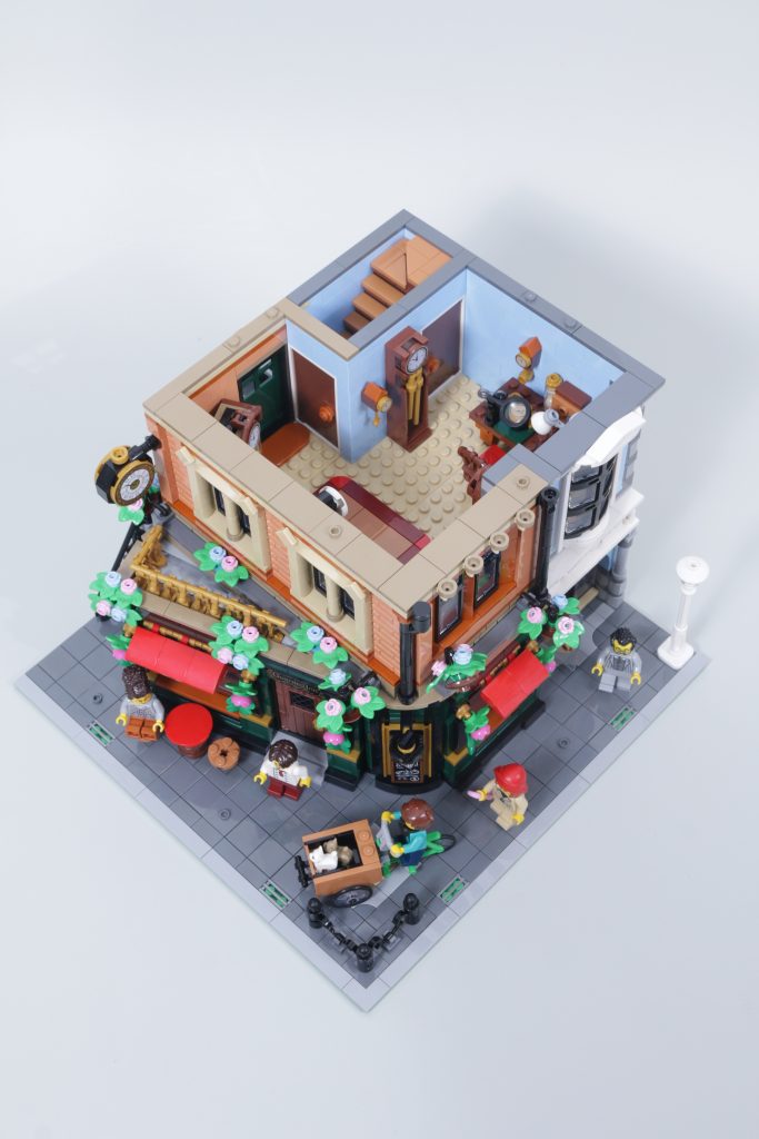 LEGO Icons 10350 Tudor Corner second review plus comparison with 10251 Brick Bank and 10270 Bookshop 60 683x1024